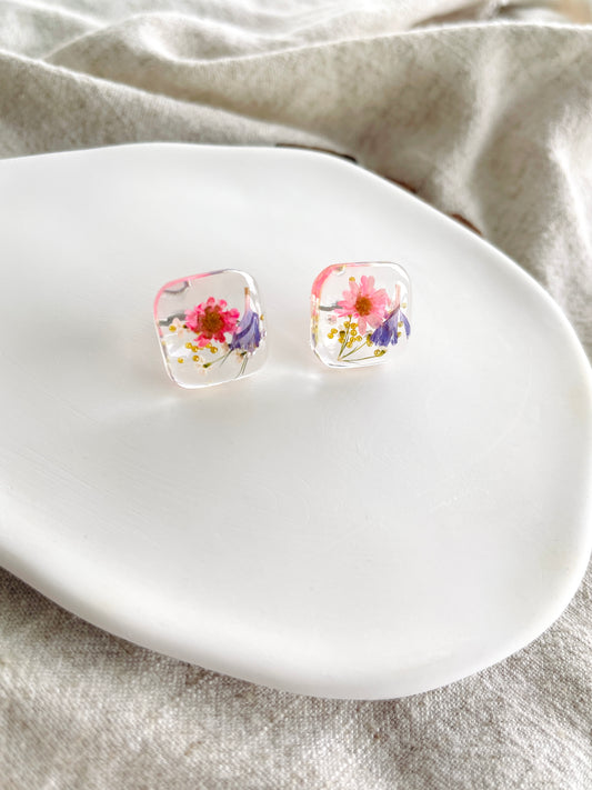 Dry Flower Resin Stud Earrings