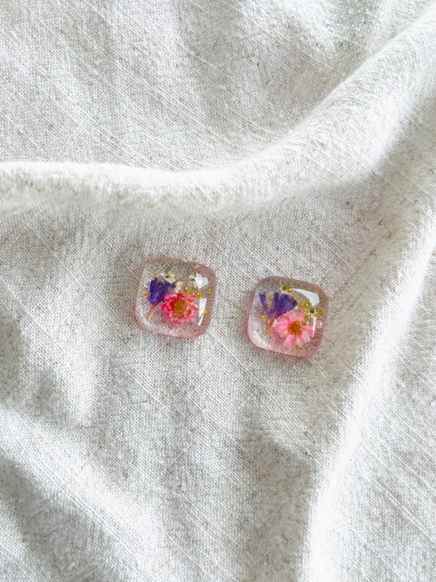 Dry Flower Resin Stud Earrings